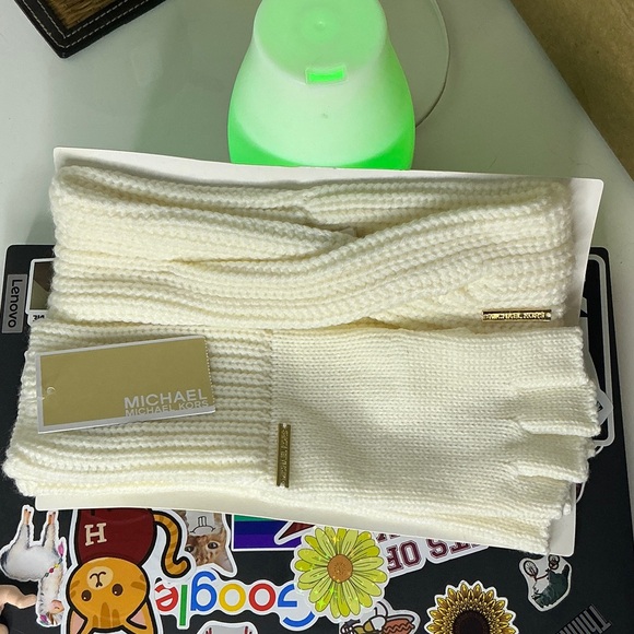 Michael Kors Ivory Knit Accessory Set - Picture 1 of 1